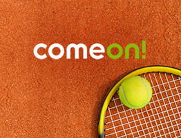 En tennis scene og ComeOn logo